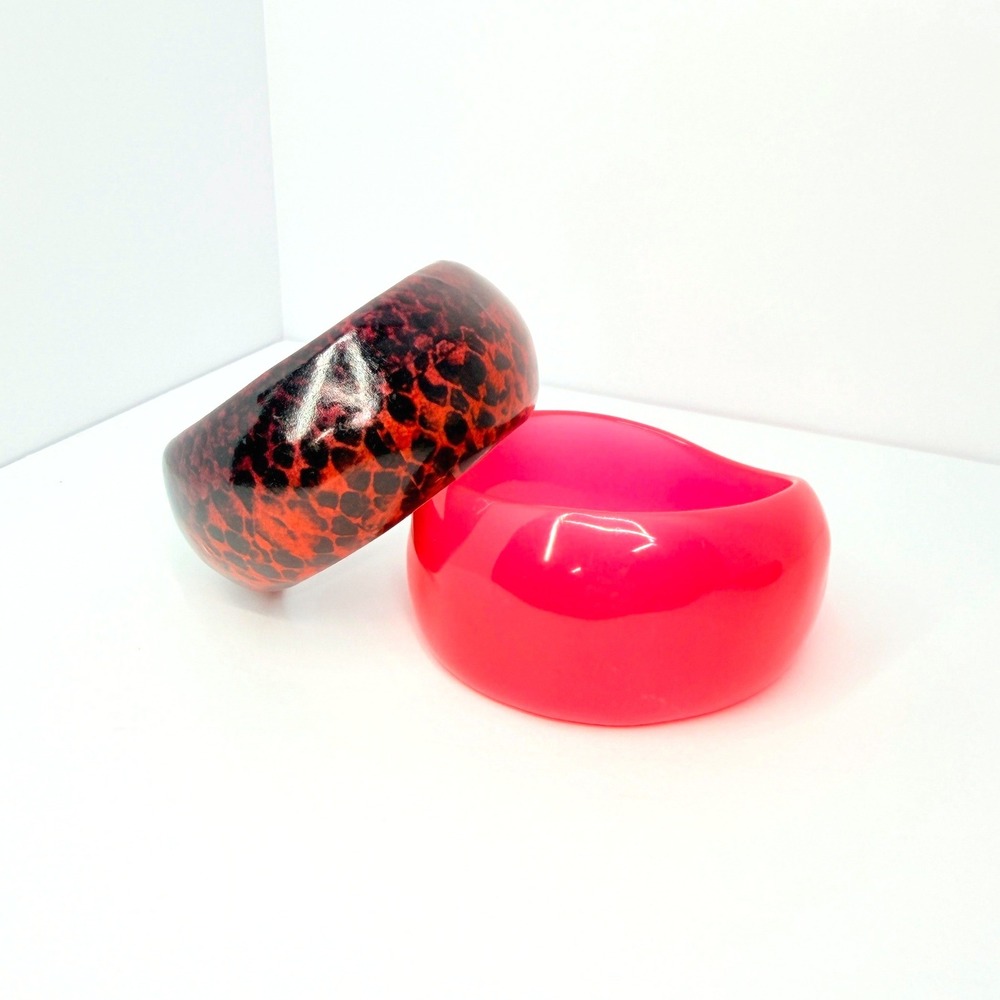 80s Bold Pink Wide Bangle Bracelet Set Sculptural Resin Animal Print Wood 2 pc